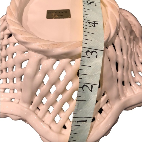 𝅺vintage White Porcelain Basket - Picture 4 of 6